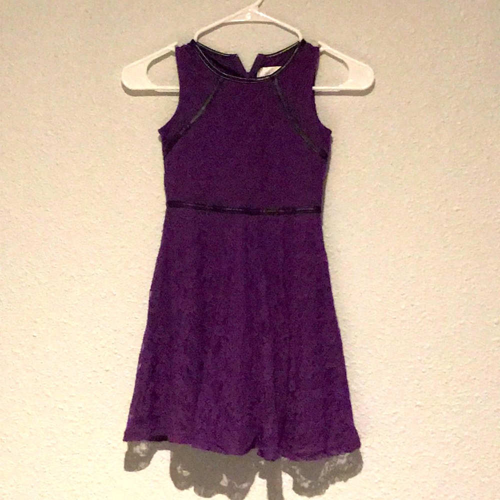 Girl’s Lace Dress